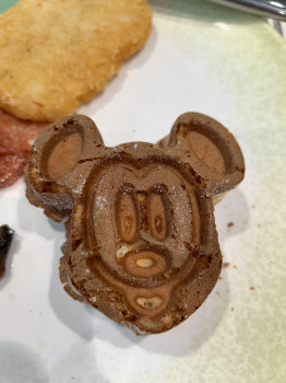 Featured image for blog post: Disney Cruise Line - Let's Talk Food