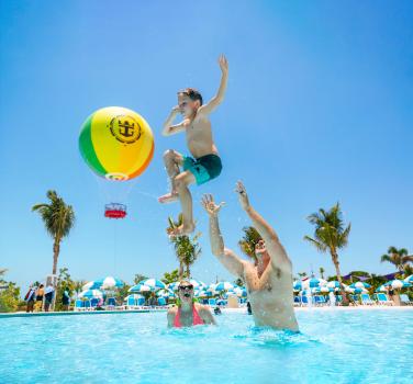 RCI_PDC_062019_CC_AHendel_OasisLagoon_Family_0215_RET_COMP_RT__1_.jpg - Professional travel photography showcasing vacation destinations