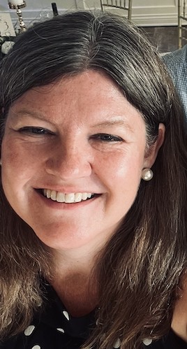 Portrait photo of Shauna, travel agent