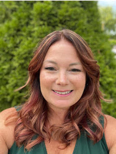 Portrait photo of Sarah M, travel agent