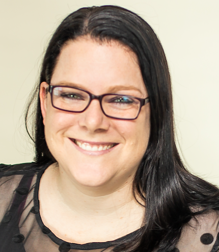 Portrait photo of Evelyn, travel agent