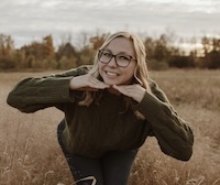 Portrait photo of Kayla, travel agent