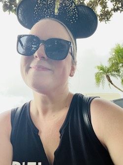 Portrait photo of Tessa, travel agent