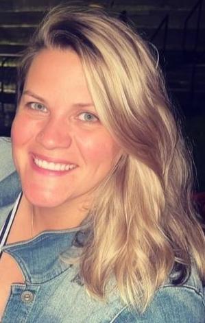 Portrait photo of Meghan, travel agent