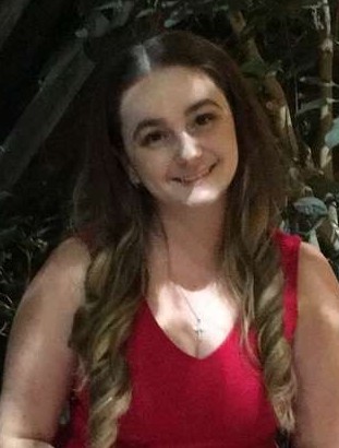 Portrait photo of Katie, travel agent