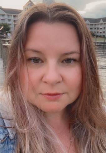 Portrait photo of Santanna, travel agent