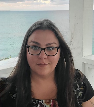 Portrait photo of Tracie, travel agent