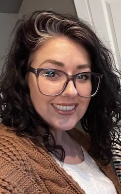 Portrait photo of Robin, travel agent