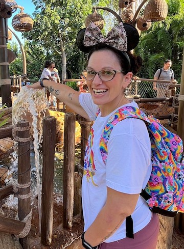 Portrait photo of Angie, travel agent