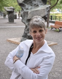 Portrait photo of Gillian, travel agent