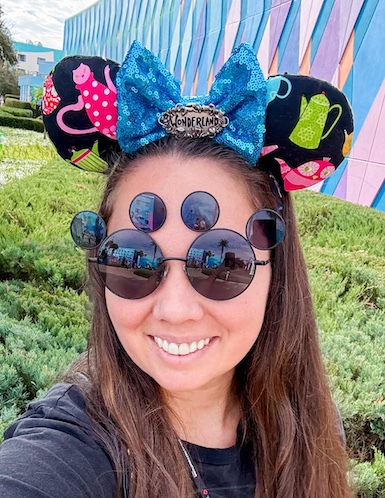 Portrait photo of Kathryn, travel agent