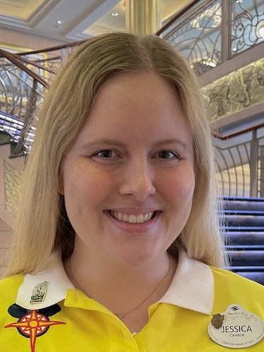 Portrait photo of Jessica, travel agent