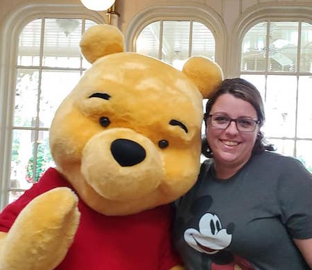 Portrait photo of Julie, travel agent