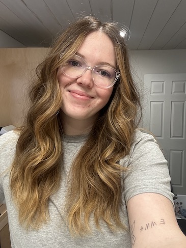 Portrait photo of Shannyn, travel agent