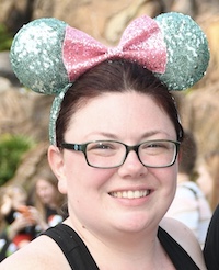 Portrait photo of Laura, travel agent