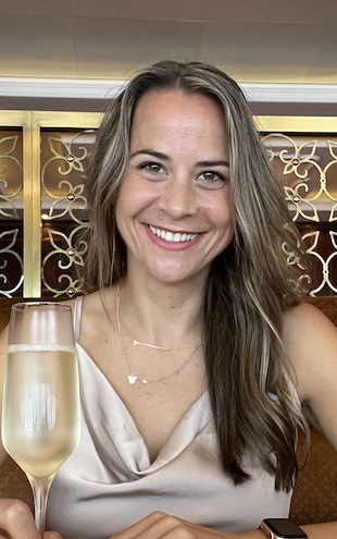 Portrait photo of Jaimee, travel agent