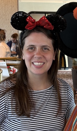 Portrait photo of Kelsey King, travel agent